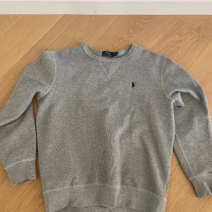 Ralph Lauren tröja  Storlek M Använd Max 2 gånger  500 eller bud 