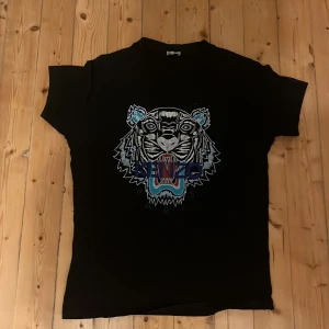 Kenzo T-shirt - Storlek xs, bra skick, nypris ca 1000