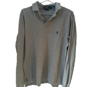 Polo tröja  - Gammal men oanvänd som ny säljer den för har ändrat stil