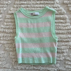 Zara topp - Zara topp i fint skick! Storlek S, 50kr eller bud + frakt 