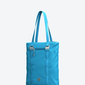 Db douchebag tote väska - Helt oanvänd och som ny, modellen är som första bilden men färgen är på sista alltså en mer röd nyans. Kontakta vid bilder eller frågor❤️