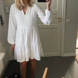 Klänning från vila  - Säljer denna klänning från Vila, helt ny! 