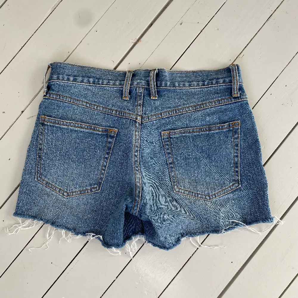 Brandy jeansshorts. Använda 2-3 gånger, perfekt skick . Shorts.