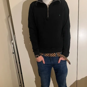 Boomerang halfzip - Schysst halfzip i bra skick, om ni har några funderingar är de bara höra av er!