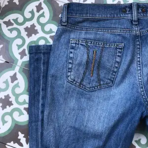 Säljer jättesnygga lågmidjade jeans från fornarina! Bra skick! Köpta på Plick men sälen då dem inte passar. Bara att höra av sig vid frågor💕