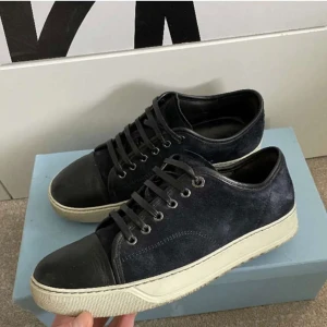 Lanvin - Säljer nu mina lanvins i uk6 men passar dig som har mellan 41-42 perfekt Cond 9/10 