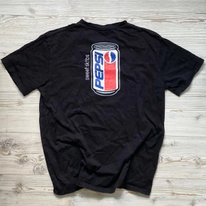 Pepsi t-shirt - Cool t-shirt från Sweet SKTBS med pepsi-tryck 🖤