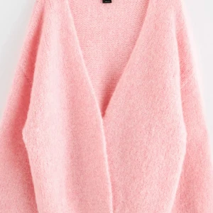 Rosa kofta  - Använd cirka 4 gånger därav den säljs pga använder in tre längre.🥰