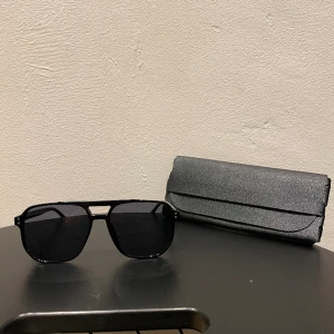 Trendiga vår/sommar brillor! - Säljer några sjukt snygga brillor som passar alla! Bara att höra av sig vid frågor!