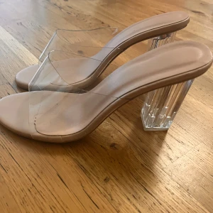 klackar genomskinliga - shein, använda lite men inga defekter eller så