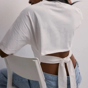 Vit knyt tröja nelly - Säljer denna fina tröja som jag köpte på plick men kommer inte till användning, jätte fint skick precis som ny !