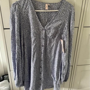 Klänning  - Helt ny, prislapp kvar! Strl 36