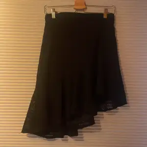 Svart kjol från bikbok i storlek S 💕 