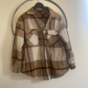 skjortjacka - skjortjacka dam oversized så passar m/l så skön till sommarkvällarna