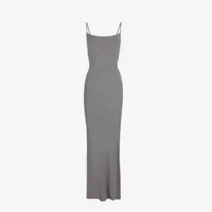 Underbar klänning från skims med stretchigt material🩷🫶 10/10 skick. Använd fåtal gånger. 💋