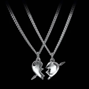 Söker Maria Nilsdotter halsband - Söker ett silvrigt Maria Nilsdotter halsband i kedja 40-45, helst den övre delen men vilken som fungerar, kan ge mellan 900-1000 för det 🥰