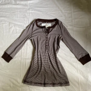 Söt tröja - Jättesöt tröja, som tyvärr inte kommer till andvändning💗  Skriv privat för fler funderingar:))