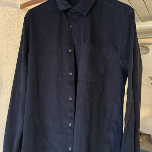 Skjorta - Blå Manchester skjorta i stl M. Fint skick