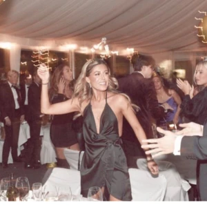 Svart klänning  - Samma som på bilden från Bianca 25 års fest. Storlek xs