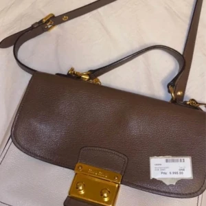 Miu Miu väska - Fint skick verkligen använd fåtal gånger skicket är som ny!