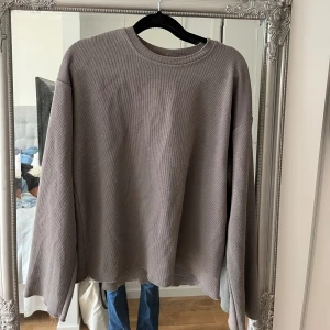 Tröja - Grå tröja från Zara🩷