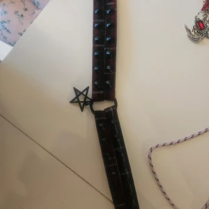 Choker från ks  - Choker köpt på shock för några årsedan. I fint skick!