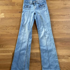 Hm jeans xs - Helt nya typ väldigt bra skick. Storlek xs, trendiga och lågmidjade.