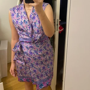 Klänning - Klänning från zara, helt oanvänd i storlek s💞