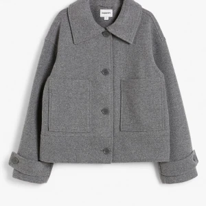 Grå kappa - Jättefin grå kappa ifrån kappahl som är i bra skick💗