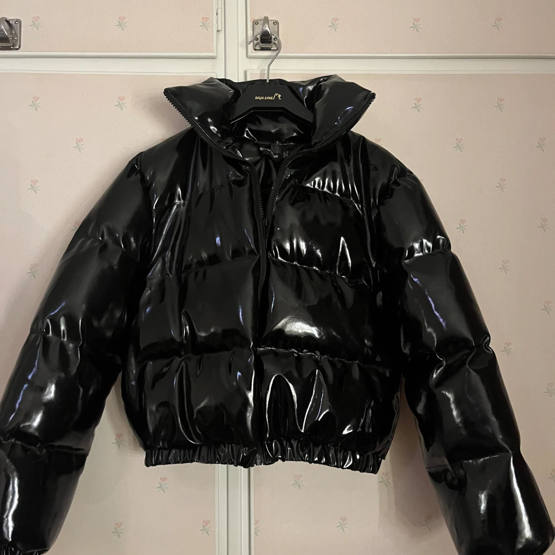 Lackjacka från prettylittlething 