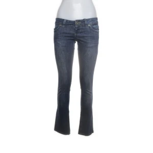 Lågmidjade jeans - Säljer mina Lågmidjade jeans från Sellpy 💕pris kan diskuteras 