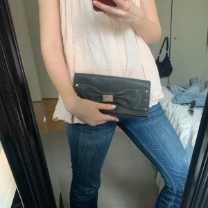 Väska - Jättesöt kuvertväska från Victoria’s secret💓