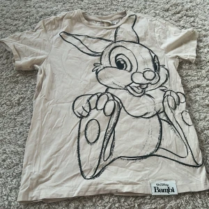 Disney t-shirt  - Helt o använd T-shirt med disney karaktär på! Pris kan diskuteras