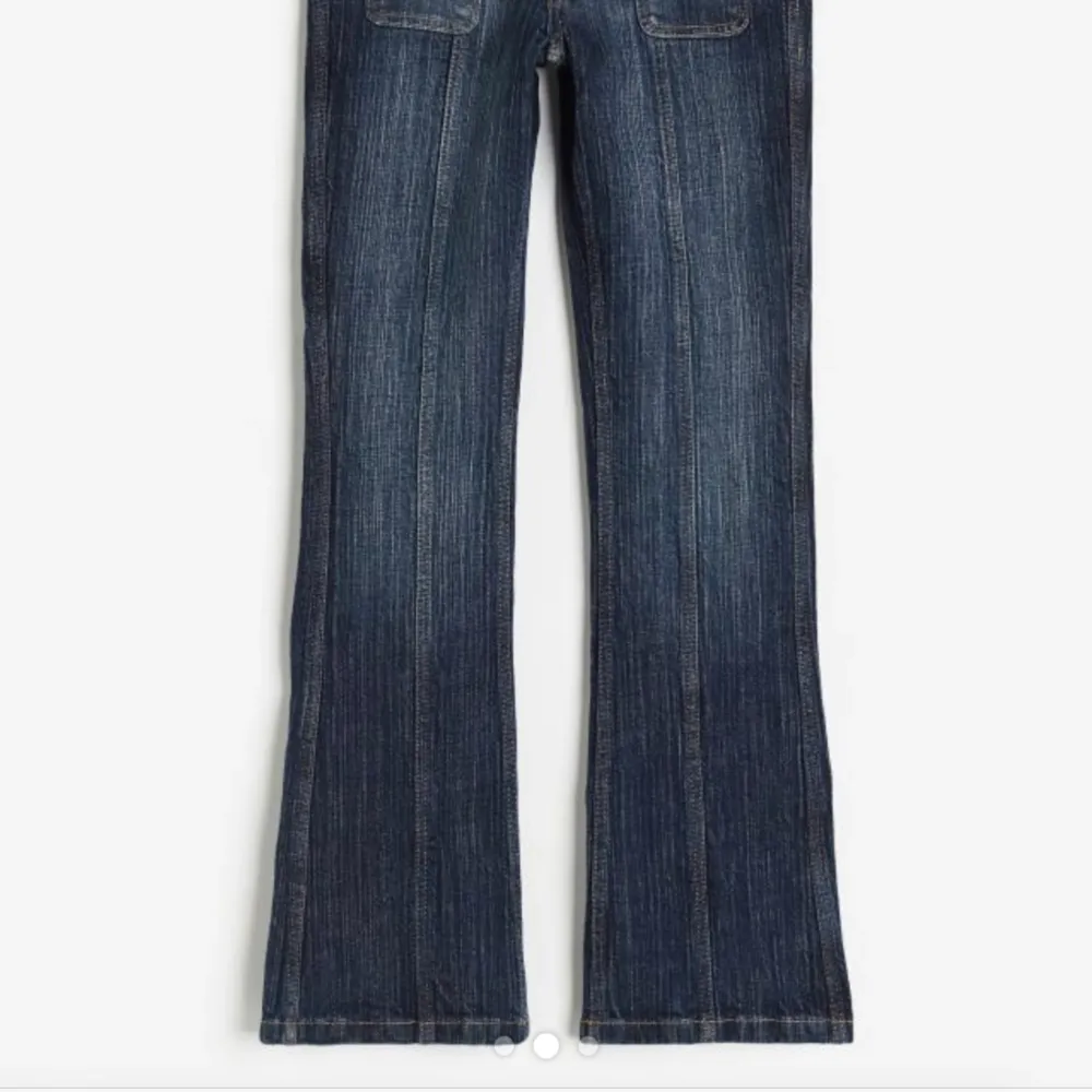  Säljer nu dessa så snygga H&M jeans för de är för stora för mig ❤️. Jeans & Byxor.