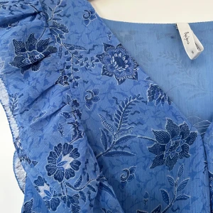 Klänning Pepe jeans  - Superfin klänning från pepe jeans.  Använd enstaka gånger, nyskick.  650kr eller högstbjudande 