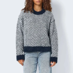 Stickad tröja - Använd en gång!💕