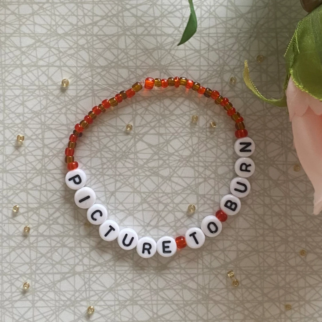 Taylor Swift Armband Picture 2 Burn