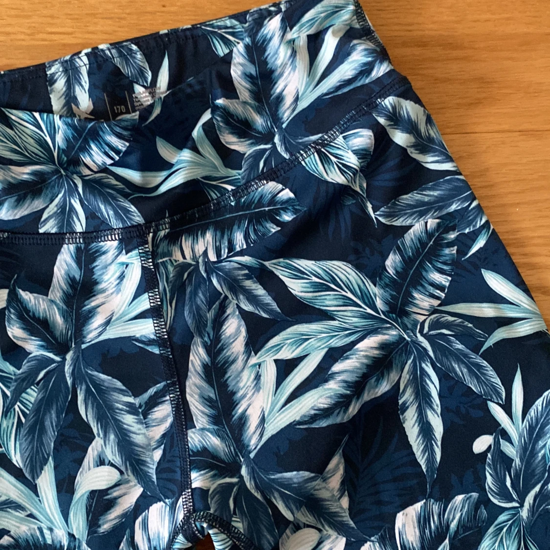 Två träningsbyxor  - 91