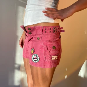 Så fin kjol!💕 - Så najs kjol!  Storlek xs och liten på modellen men är i perfekt skick 💕