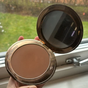 Charlotte Tilbury - En helt ny Charlotte Tilbury bronzer som ej kommer till användning den är helt att ny och oanvänd som köptes nyligen från asos. Köptes för 615 och säljs för 40% mindre; 369kr Skriv gärna privat för mer info och priset att diskuteras vid snabb affär💗 