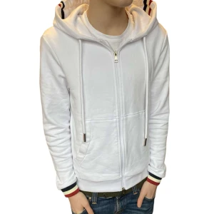 Moncler hoodie vit - Moncler i storlek 1 vilket motsvarar S (170-182cm)⭐️  Skick 9/10⭐️ Qr kod funkar och kan visa bild på lapparna om det önskas