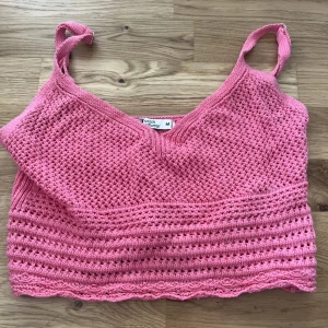 Topp - Aldrig använd, skulle säga att storleken är S/M