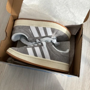 Adidas campus 00s - Helt nya endast testade adidas campus skor, storlek 37,1/3 