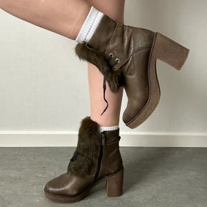 Brown boots - Good condition, nice colour and style