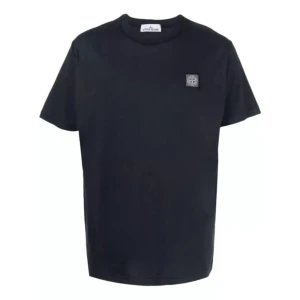 Svart Stone island t-shirt - Säljer en Stone island T-shirt köpt från Stone island butiken i Stockholm. Storlek s/m