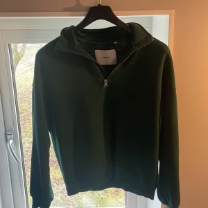 Half zip up - Half zip up junkyard st S men borde passa xs också. Den har inga fläckar eller defekter. Skriv om ni har frågor. Nypris 999 säljer för 250
