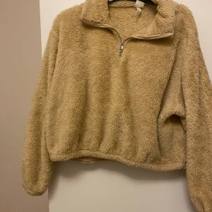 Varm tröja  - Riktig varm tröja för vinter, du behöver inte ha på dig jacka och skön 