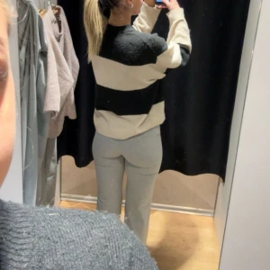 Mjukis byxor  - Säljer dessa jättesköna mjukisbyxor, helt nya och har inga defekter 🩶