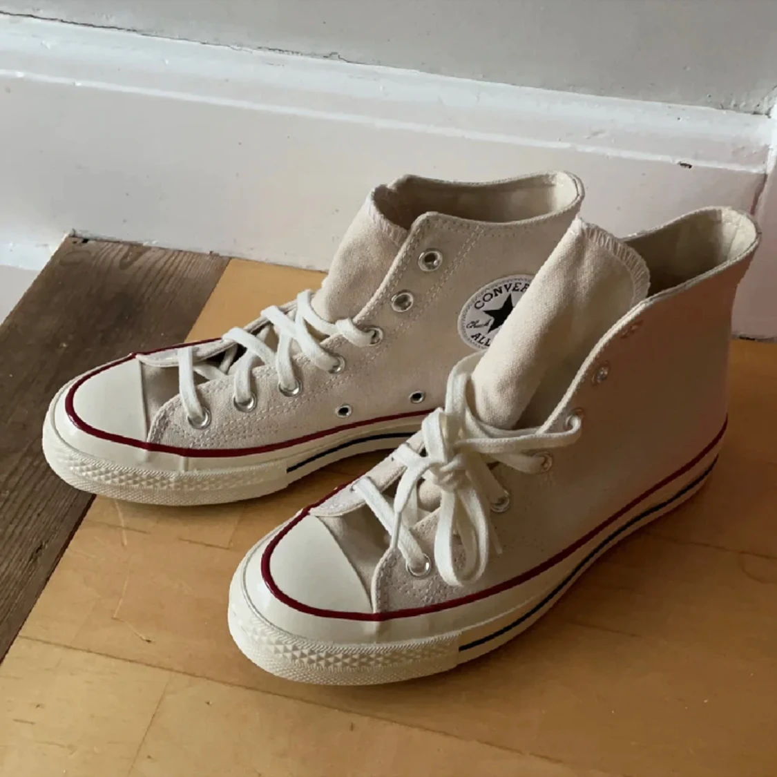 Converse (aldrig använda, i kartong)🧡 - 90