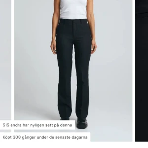 VILMA KOSTYMBYXA - BIKBOK - Säljer dessa kostym byxor. Kommer inte till användning tyvärr. Skriv för egna bilder 💘 Storlek 34. Nypris 500, säljer för 249. 